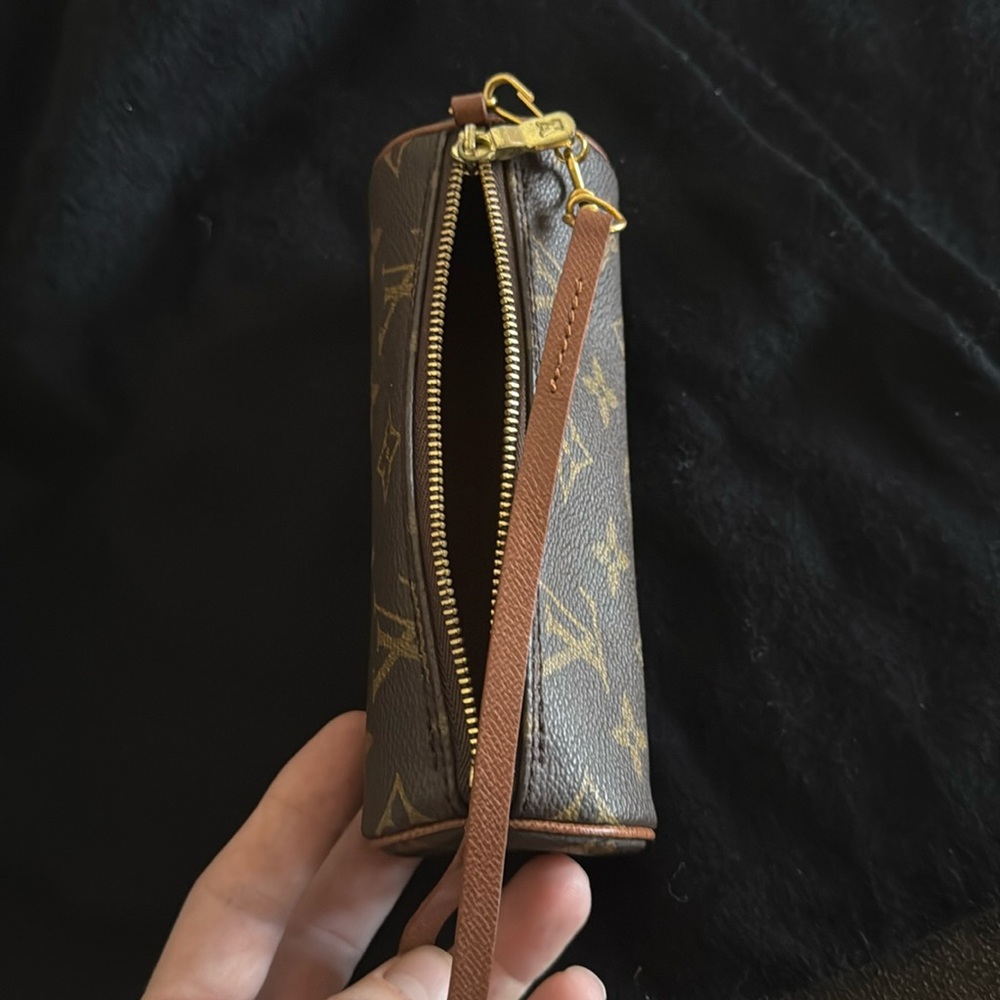 Women’s or Men's Lou’s Vuitton Mini Papillion pochette w Monogram print. 10/10. - Picture 15 of 17